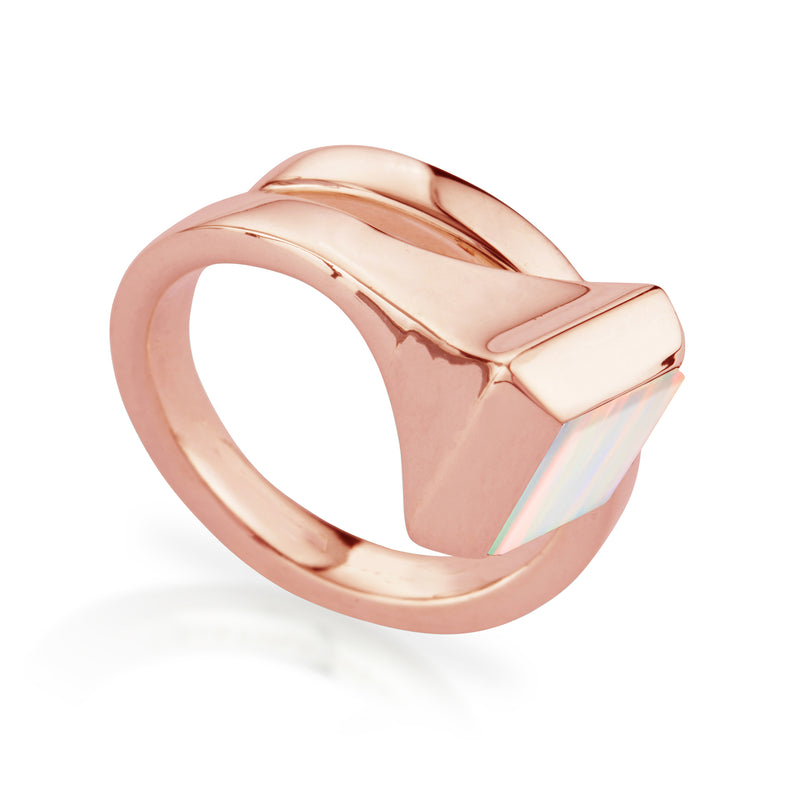 AMAZON RING PINK WITH OPAL