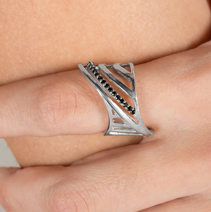 SHARCH CUT OUT RING SILVER WITH BLACK DIAMONDS