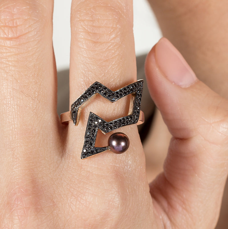 SNAKETRIC EDGY RING SILVER AND BLACK