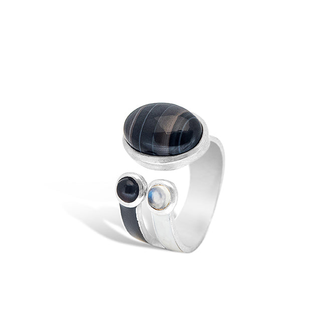 BLACK AND WHITE STRIPED RING