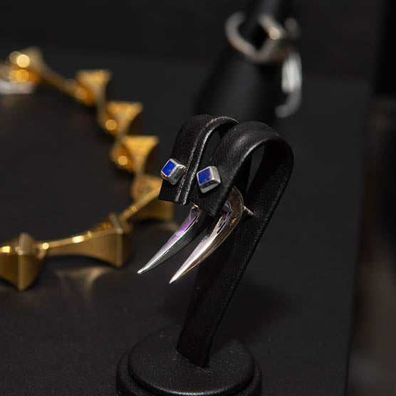 AMAZON EARRINGS SILVER WITH LAPIS