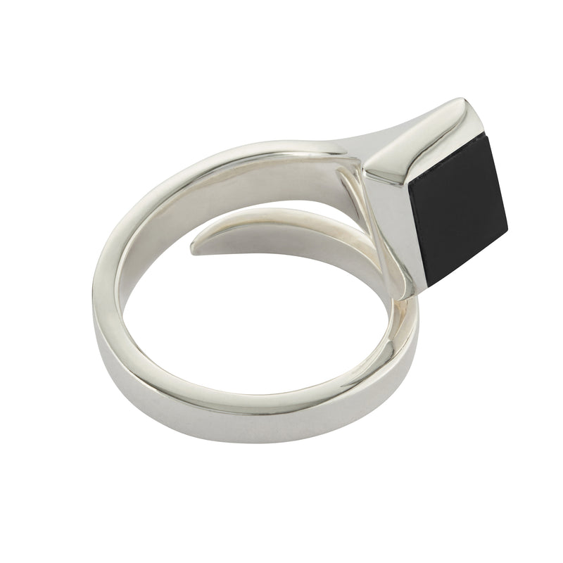 AMAZON RING SILVER WITH ONYX