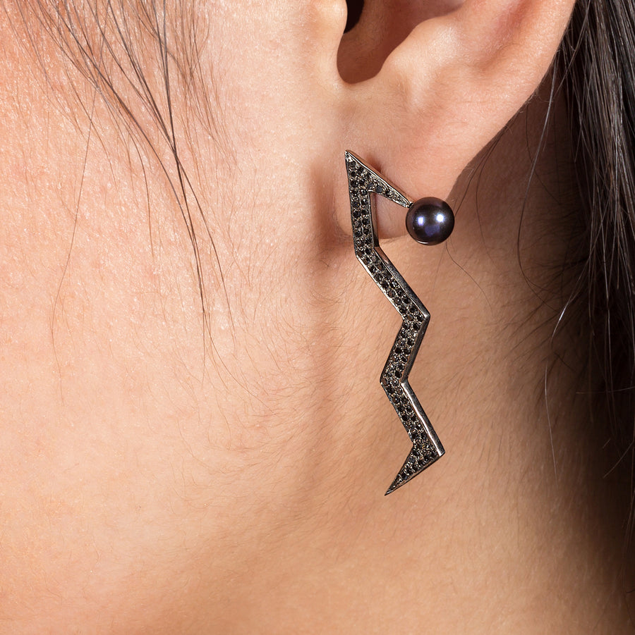SNAKETRIC EDGY EARRINGS SILVER AND BLACK