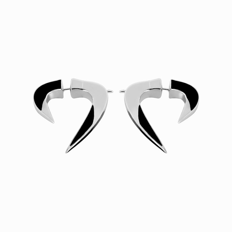AMAZON HORN EARRINGS SILVER AND BLACK