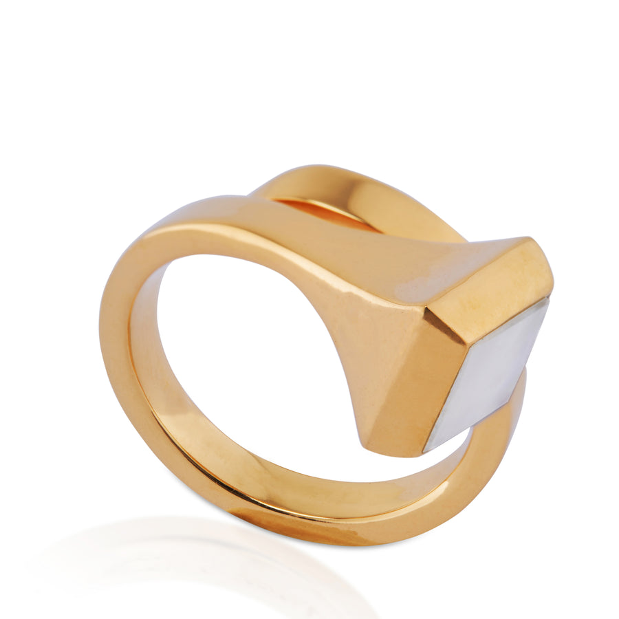 AMAZON RING GOLD WITH MOONSTONE