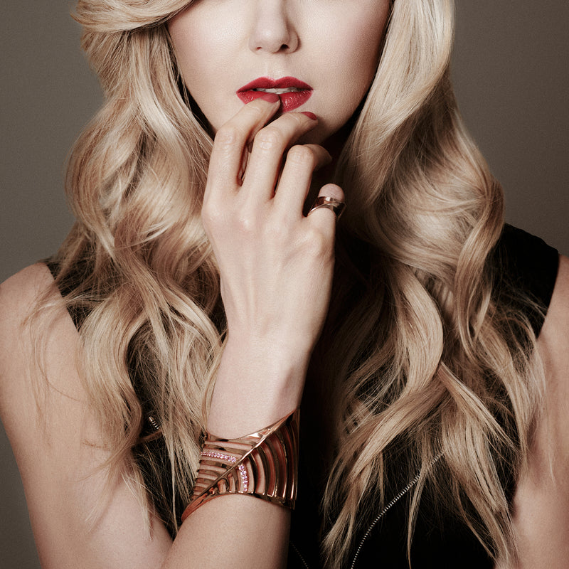 SHARCH CUT OUT BANGLE PINK