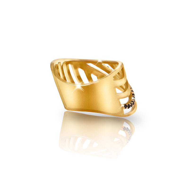 SHARCH CUT OUT RING GOLD WITH BLACK DIAMONDS