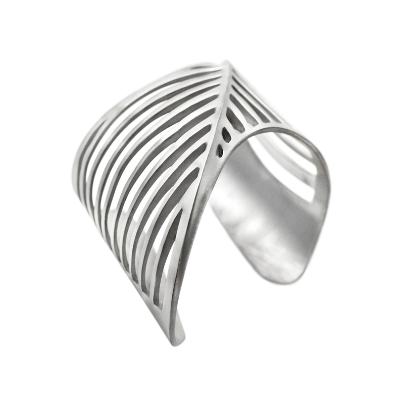 SHARCH CUT OUT BANGLE SILVER SATIN